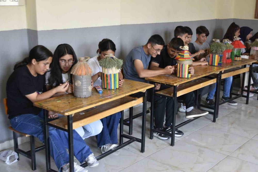 Öğrencilerden kuşlar için hummalı çalışma