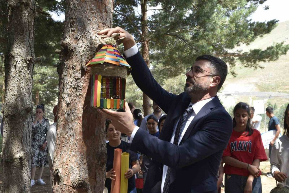 Öğrencilerden kuşlar için hummalı çalışma
