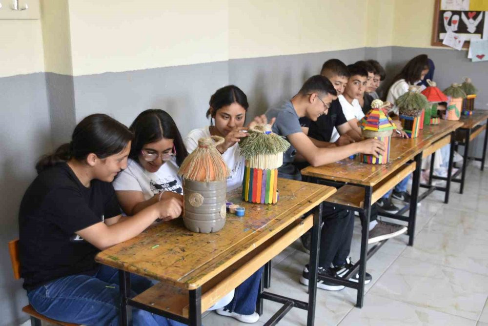 Öğrencilerden kuşlar için hummalı çalışma