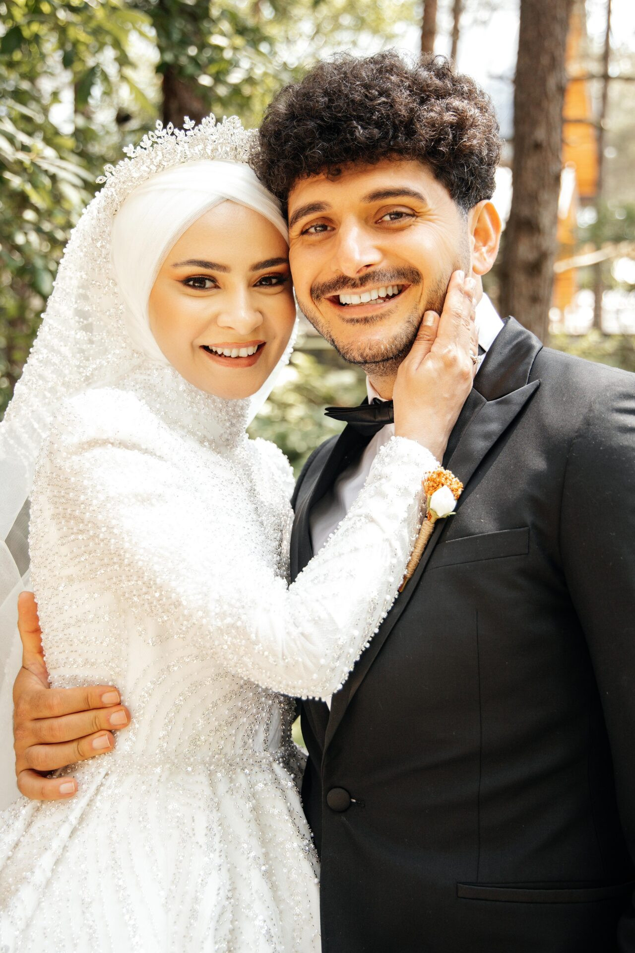 dugunu-yapti-24-saat-sonra-kampa-katildi-ay-yildiz-her-seyden-once-geldi-20-erkekle-balayinda-yenicag-8.jpg