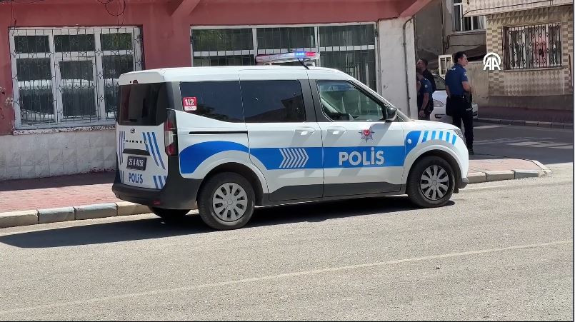 yurek-yakan-kaza-15-yasindaki-bebek-balkondan-dustu-camasir-iplerine-tutundu-ama-3.jpg