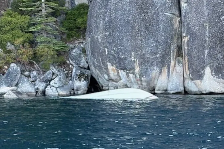 boats-capsized-lake-tahoe-saturday-062225-04-1d95e23d6d634ff3997667eadbf16799.webp