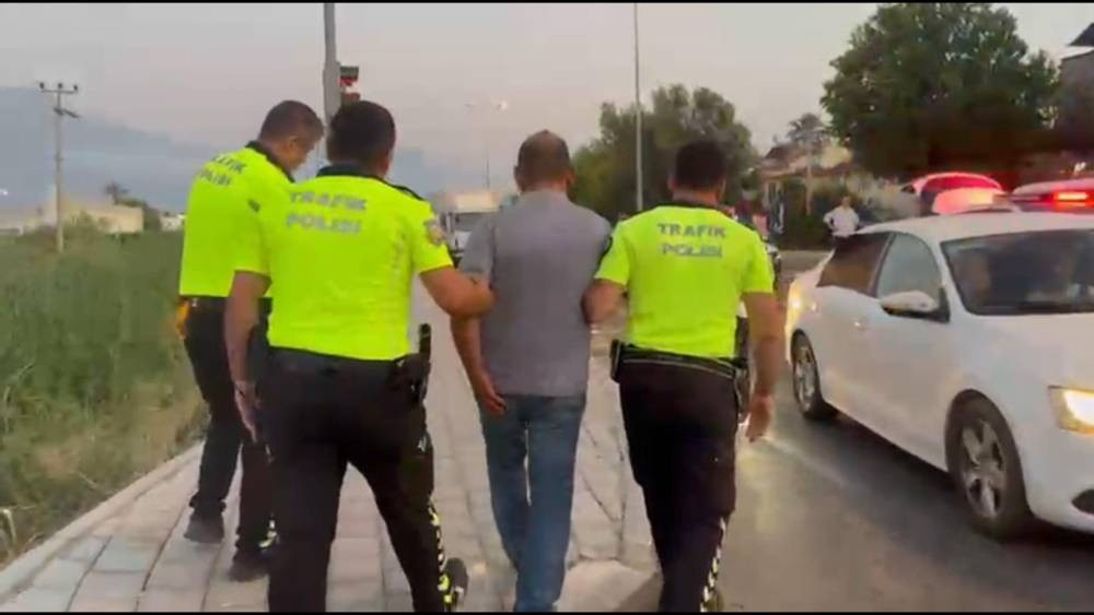 Akıllara durgunluk veren olay! Çarptığı kadının üzerinden geçip kaçmaya çalıştı
