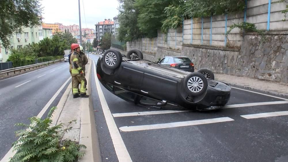 Refüje çarptı takla attı! Ters dönen araçtan mucize kurtuluş: Sarıyer’de feci kaza