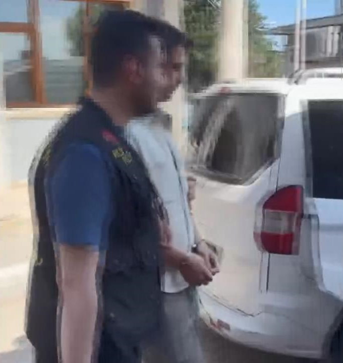 unlu-fenomen-danla-bilici-kafeteryada-darp-etmisti-eski-sevgilisi-berk-cetine-istenen-ceza-belli-oldu-yenicag-3.jpg