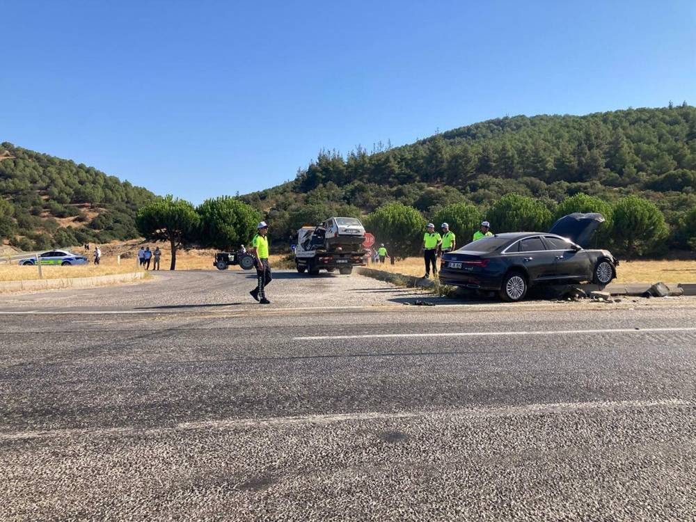 Manisa'da kavşakta kontrolsüz  çıkış kanlı bitti