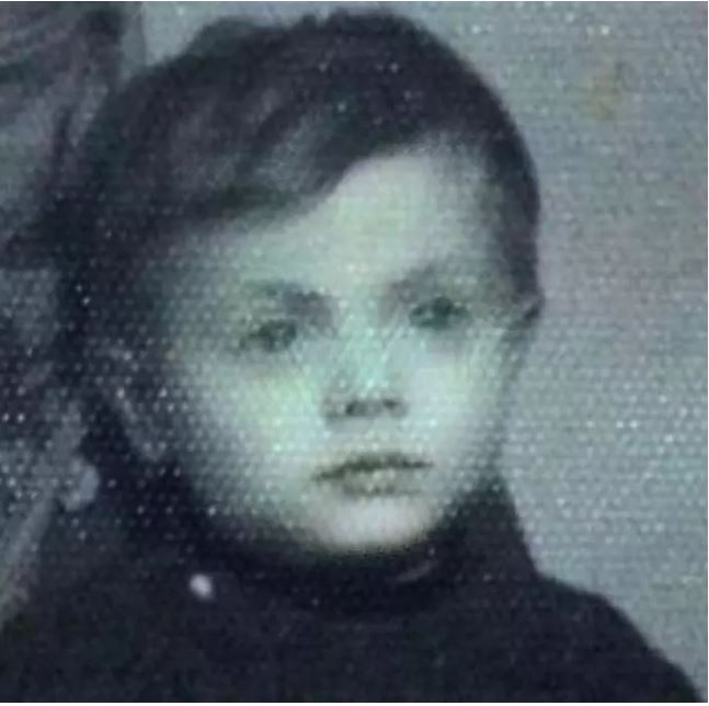 bu-fotograftaki-cocuk-kim-cevap-sizi-cok-sasirtacak-yenicag-23.jpg