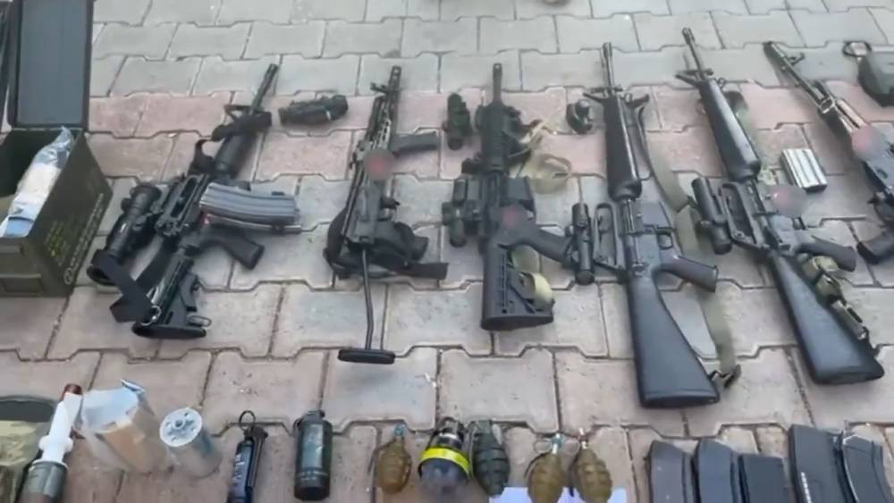 Viranşehir’de şok operasyon! El bombaları ve silahlar ele geçirildi!