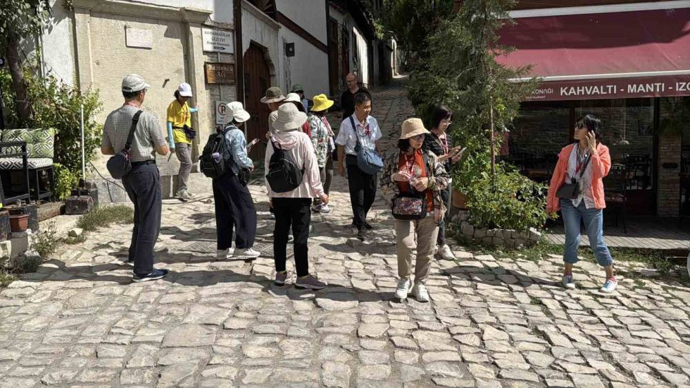 Safranbolu’da hafta sonu yoğunluğu: Tarihi dokuya yoğun ilgi