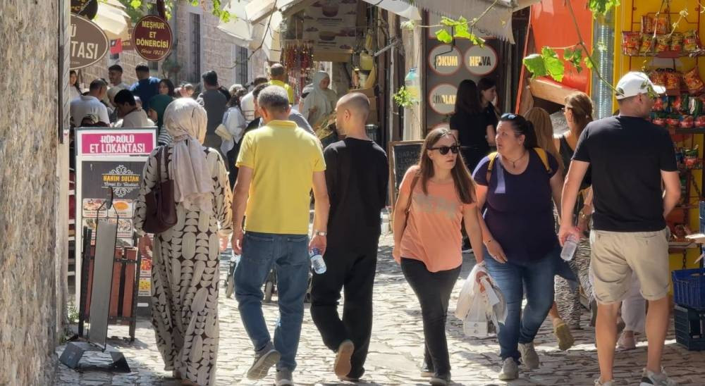 Safranbolu’da hafta sonu yoğunluğu: Tarihi dokuya yoğun ilgi