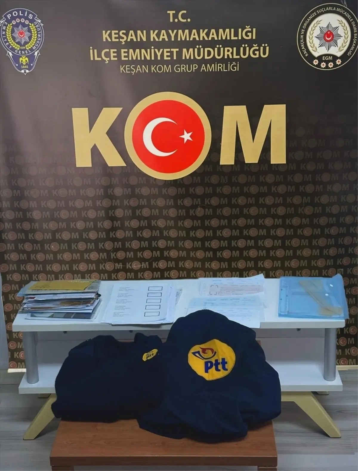 ptt-gorevlisi-kiyafeti-giyip-dolandiri-916017-272162.jpg