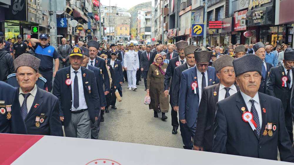 Atatürk'ün gazilik mirası! Eşleri ile birlikte yürüdüler
