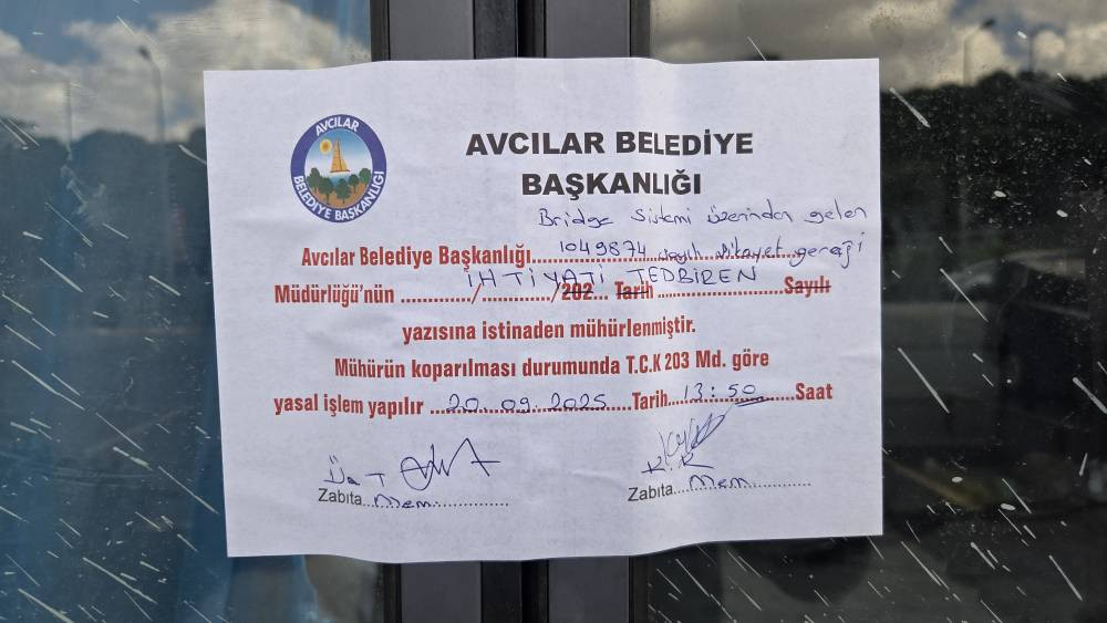 Site sakinleri isyan etti! Binanın kolanları kesildi: Avcılar'da zabıta harekete geçti