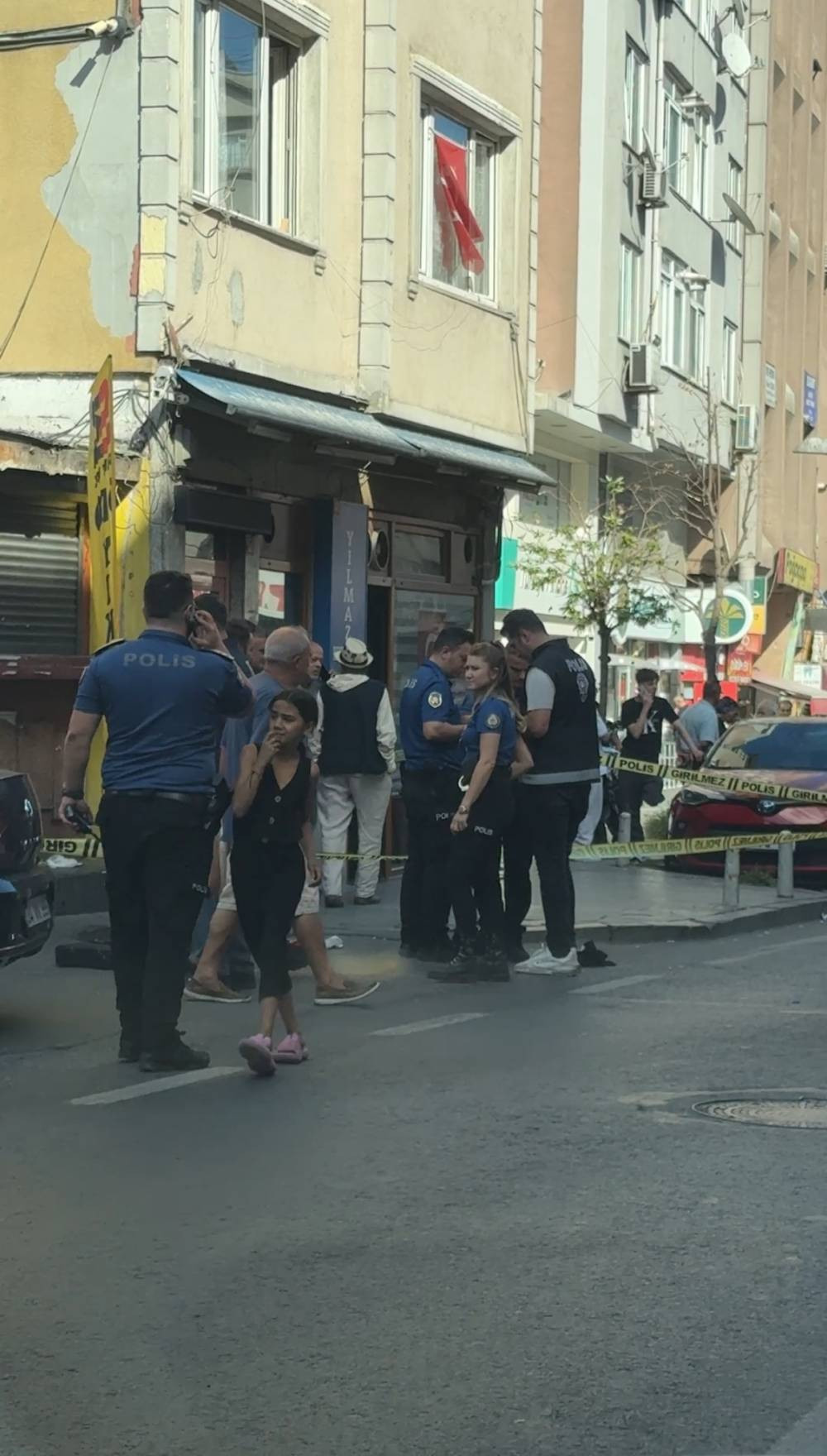 İstanbul’da avukata silahlı saldırı! Tetikçi kaçarken yere düştü