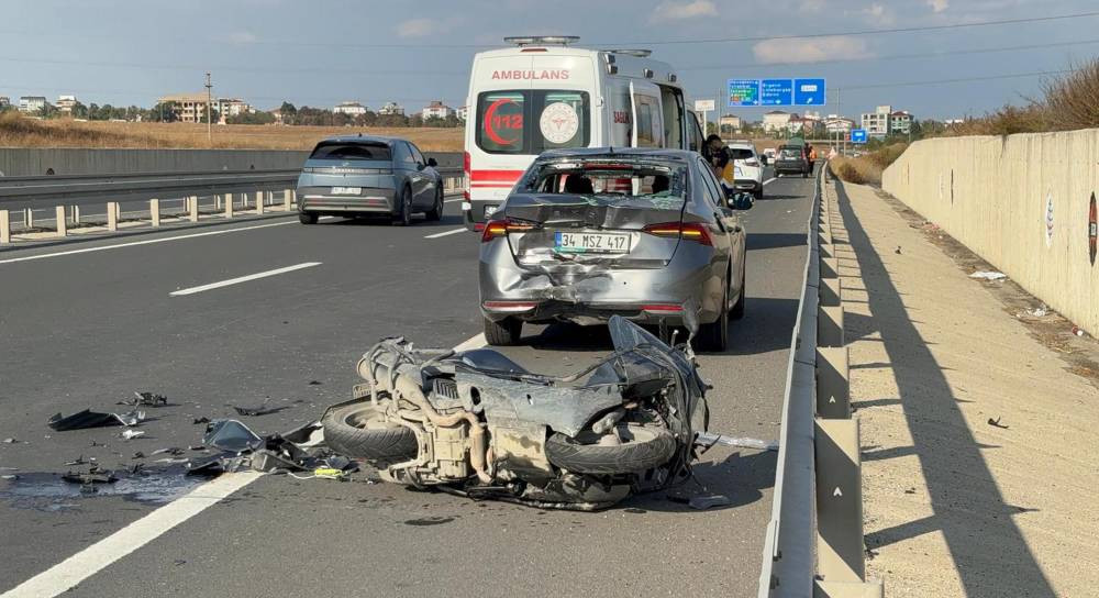 Emniyet yeridinde kaza: Motosiklet sürücüsü yaralı!