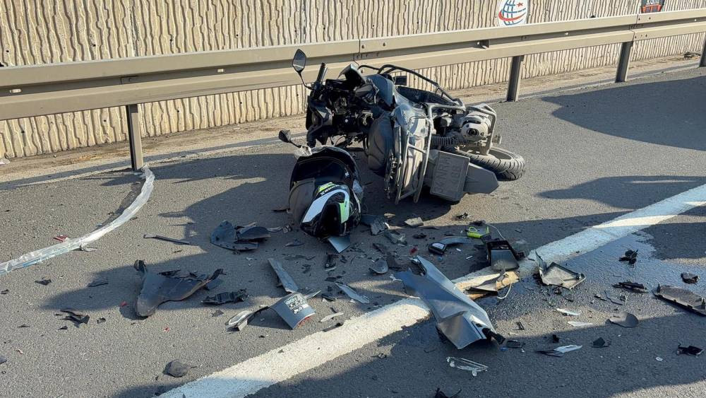 Emniyet yeridinde kaza: Motosiklet sürücüsü yaralı!