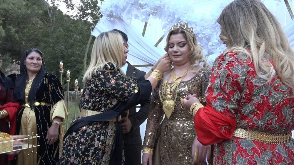 Aşiret düğününde rekor takı! Düğüne 4 ayrı ilde çok sayıda davetli katıldı