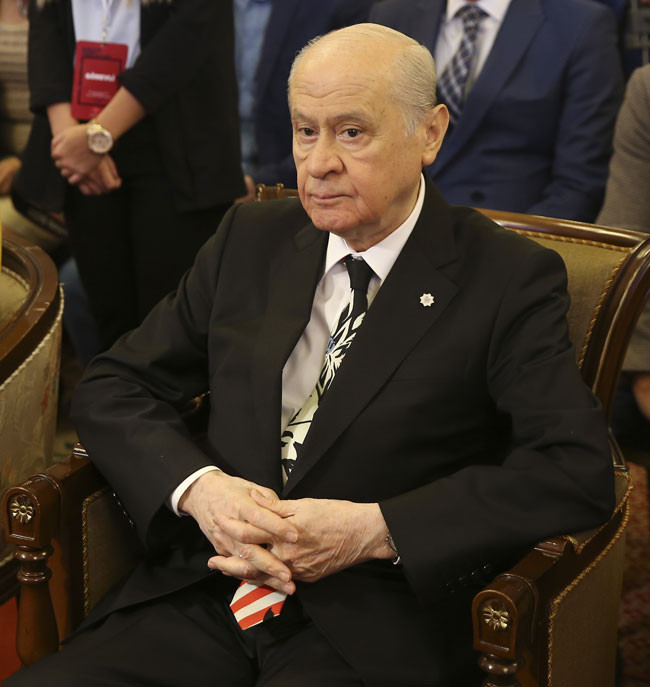 Bahçeli’den dikkat çeken kravat seçimi - Resim : 1